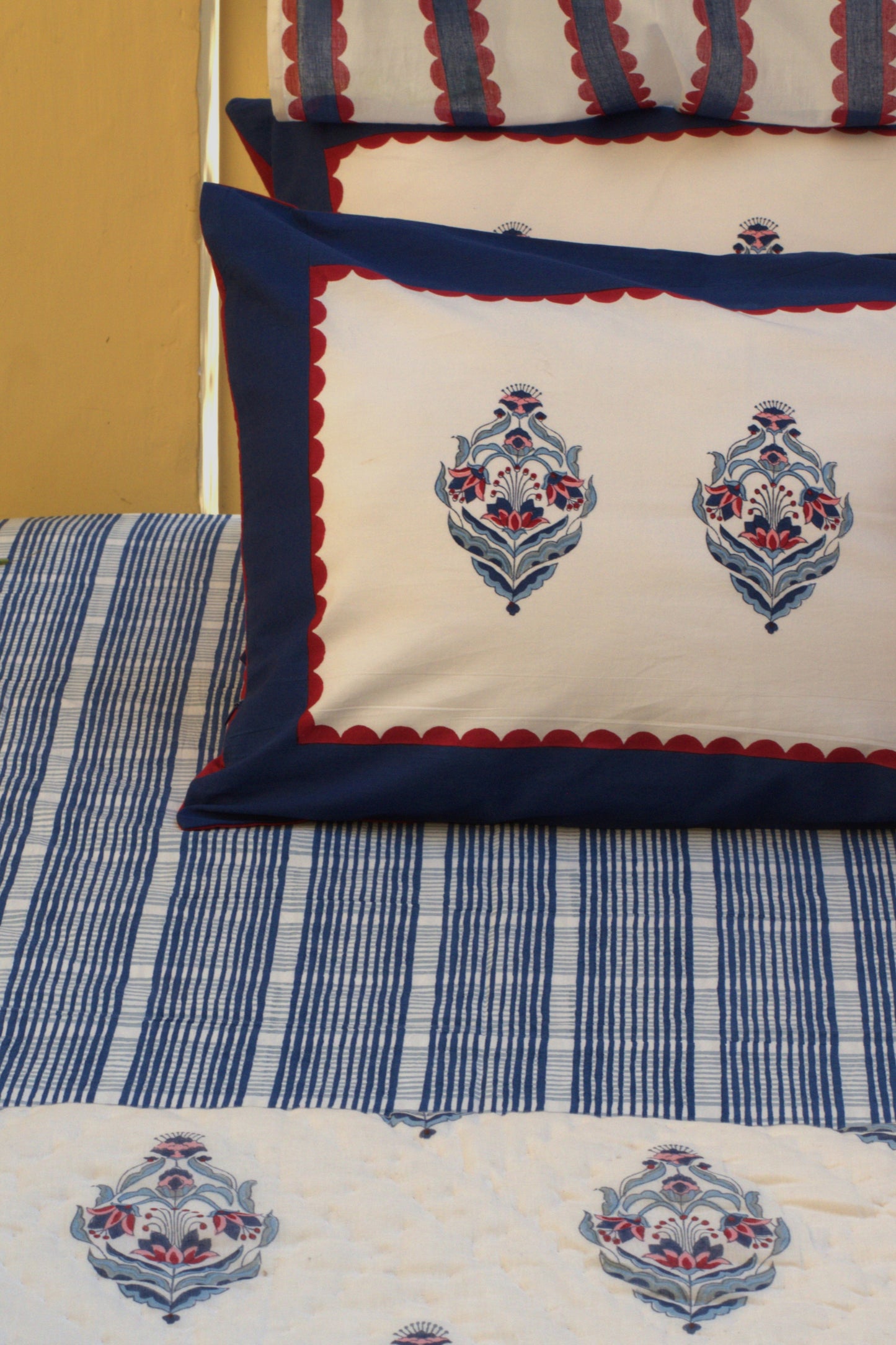 Wellingdon Blue Bedsheet Set