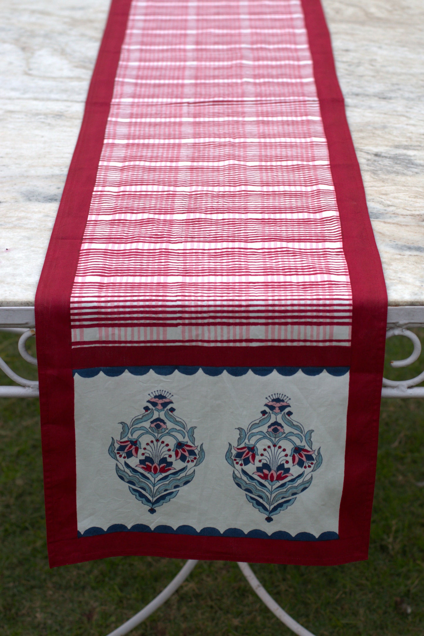 Wiilingdon Red Tiles Table Runner