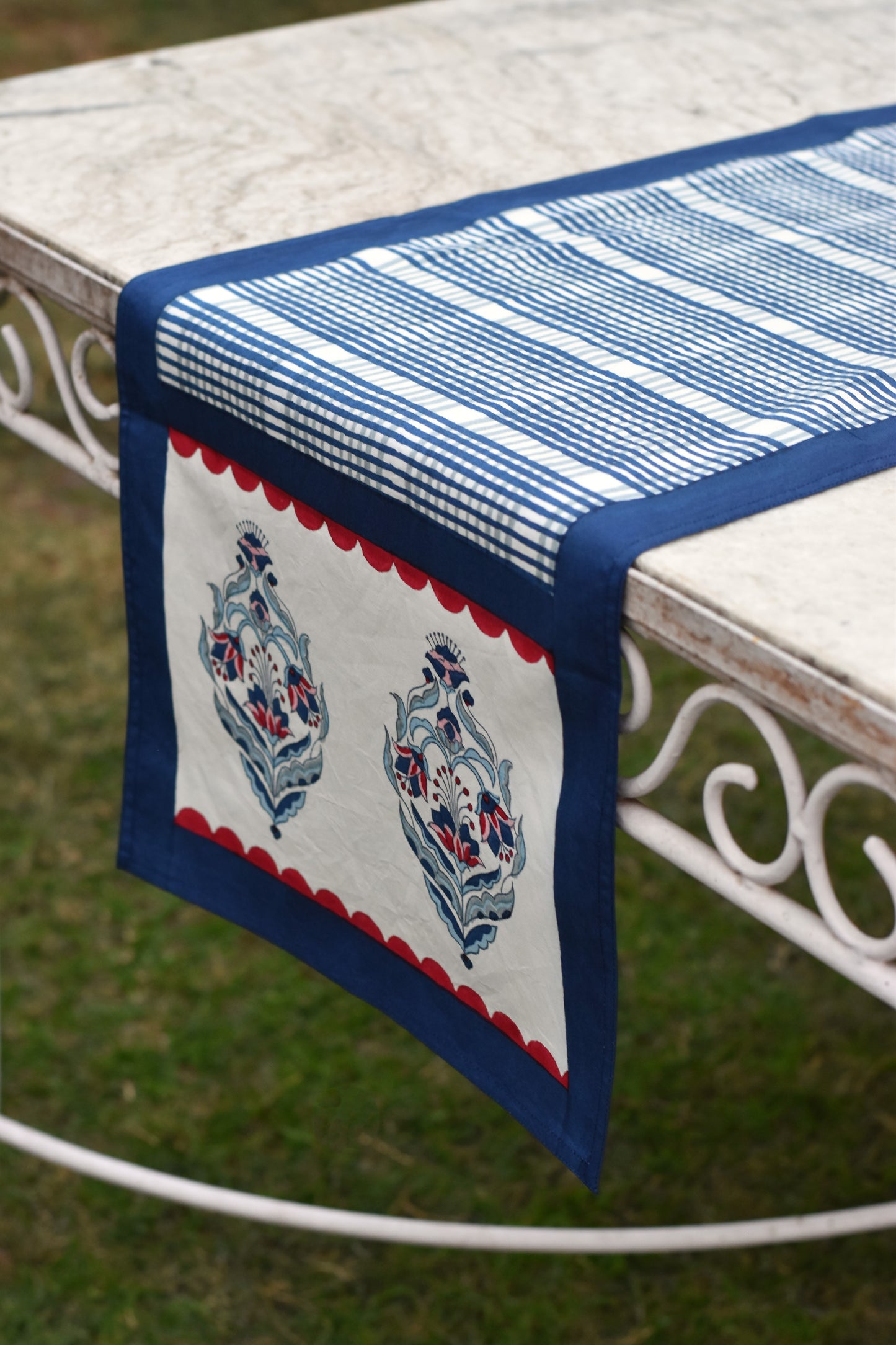 Wiilingdon Blue Tiles Table Runner
