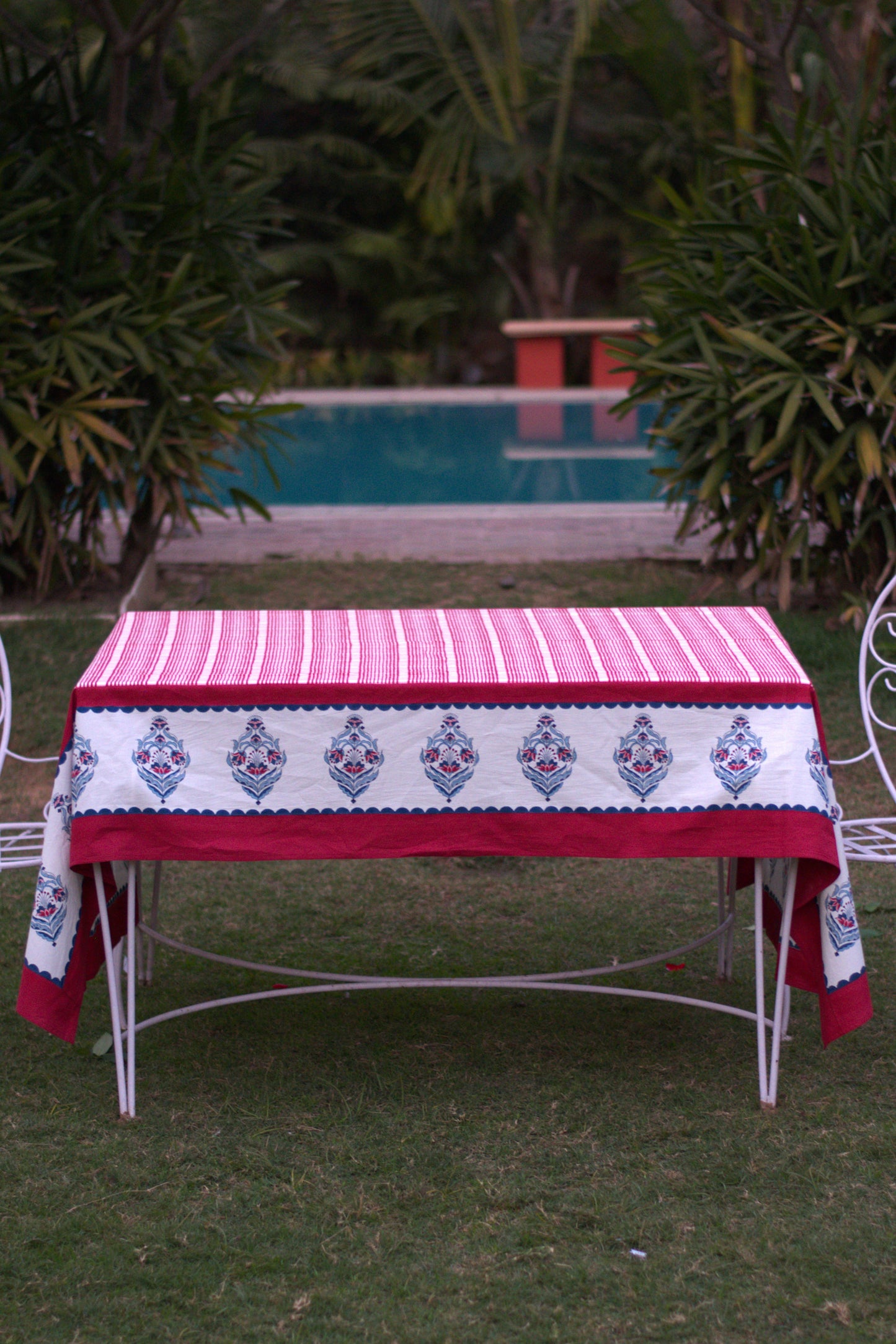 Wellingdon Red Table Cover