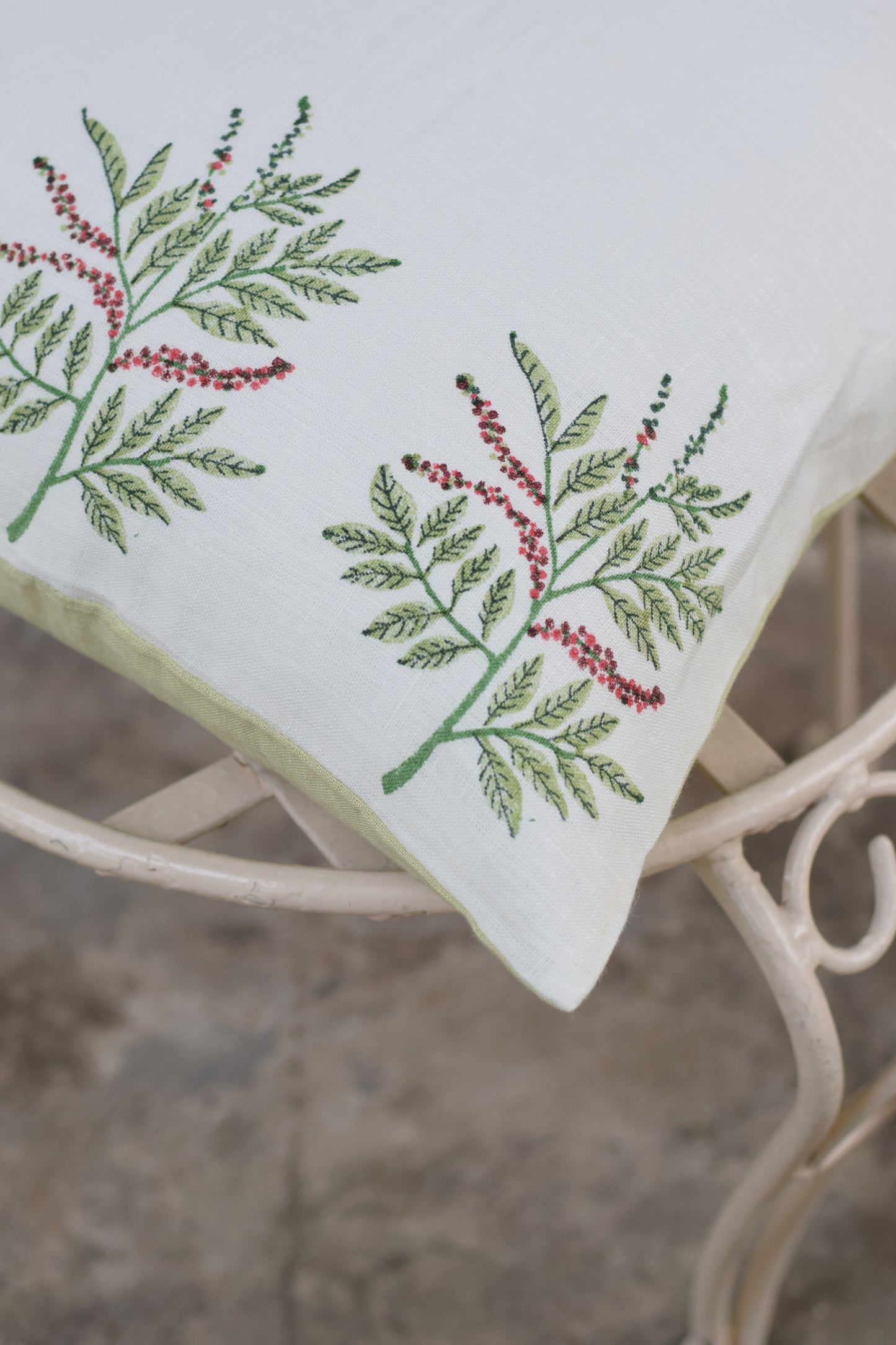 Kurumulak Linen Cushion Cover