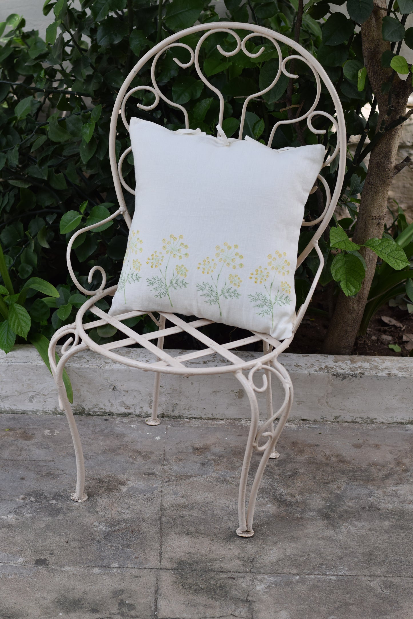 Variyali Linen Cushion Cover