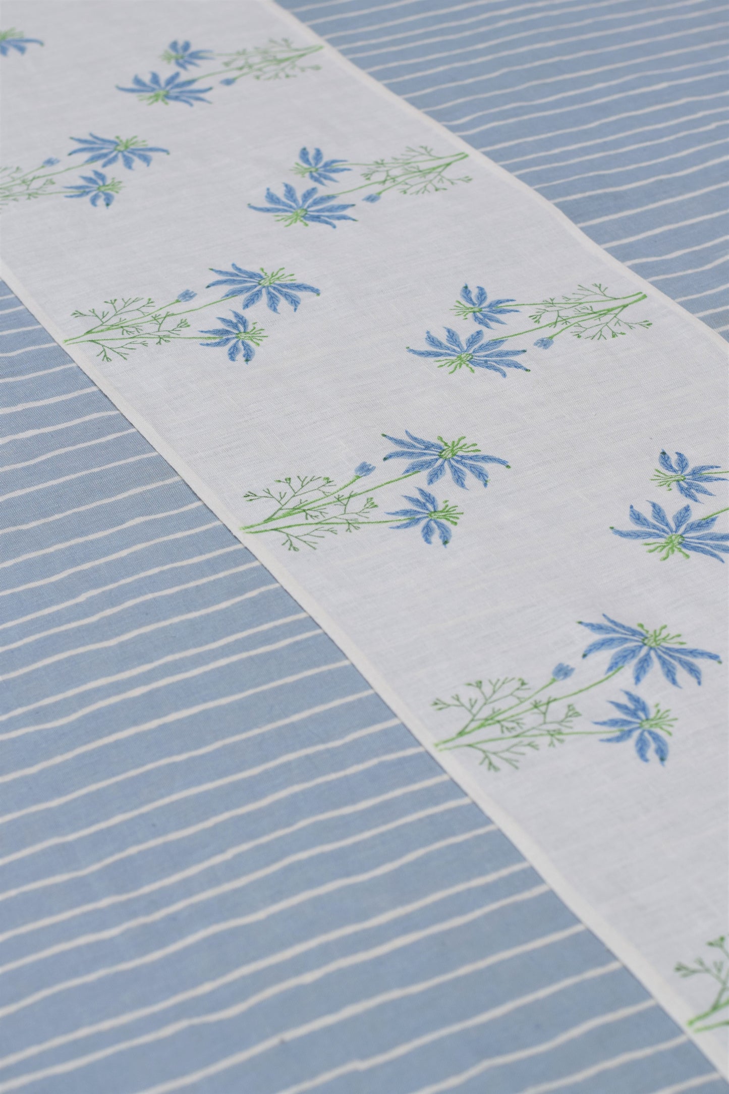 Kallonji Linen Runner