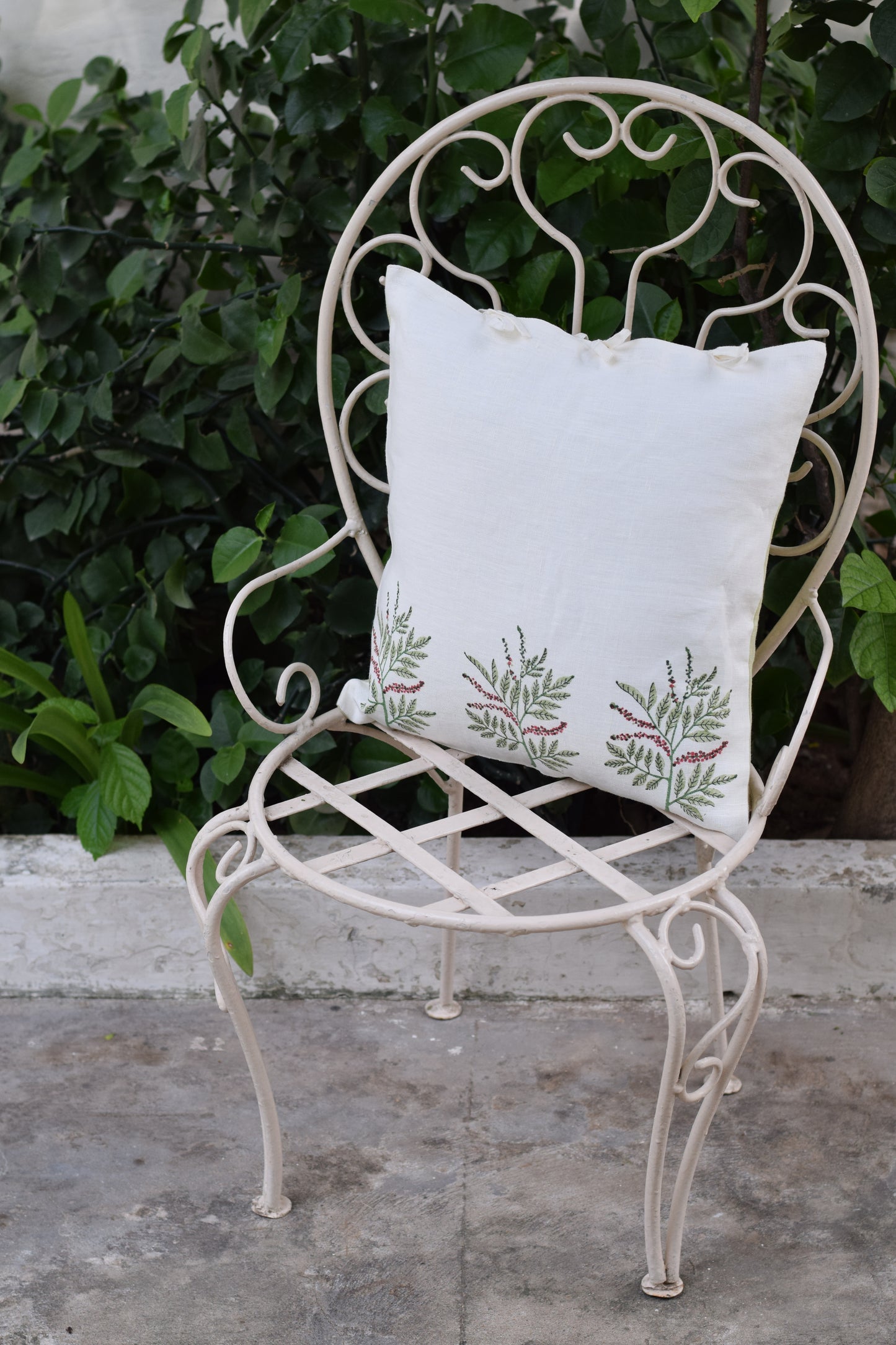 Kurumulak Linen Cushion Cover
