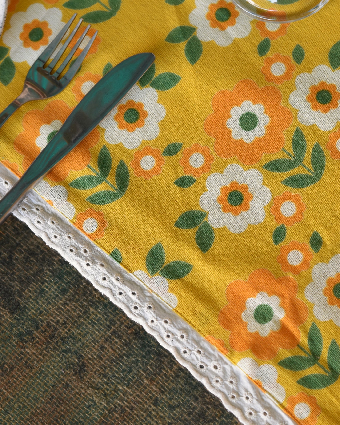 Daisy Cotton Runner