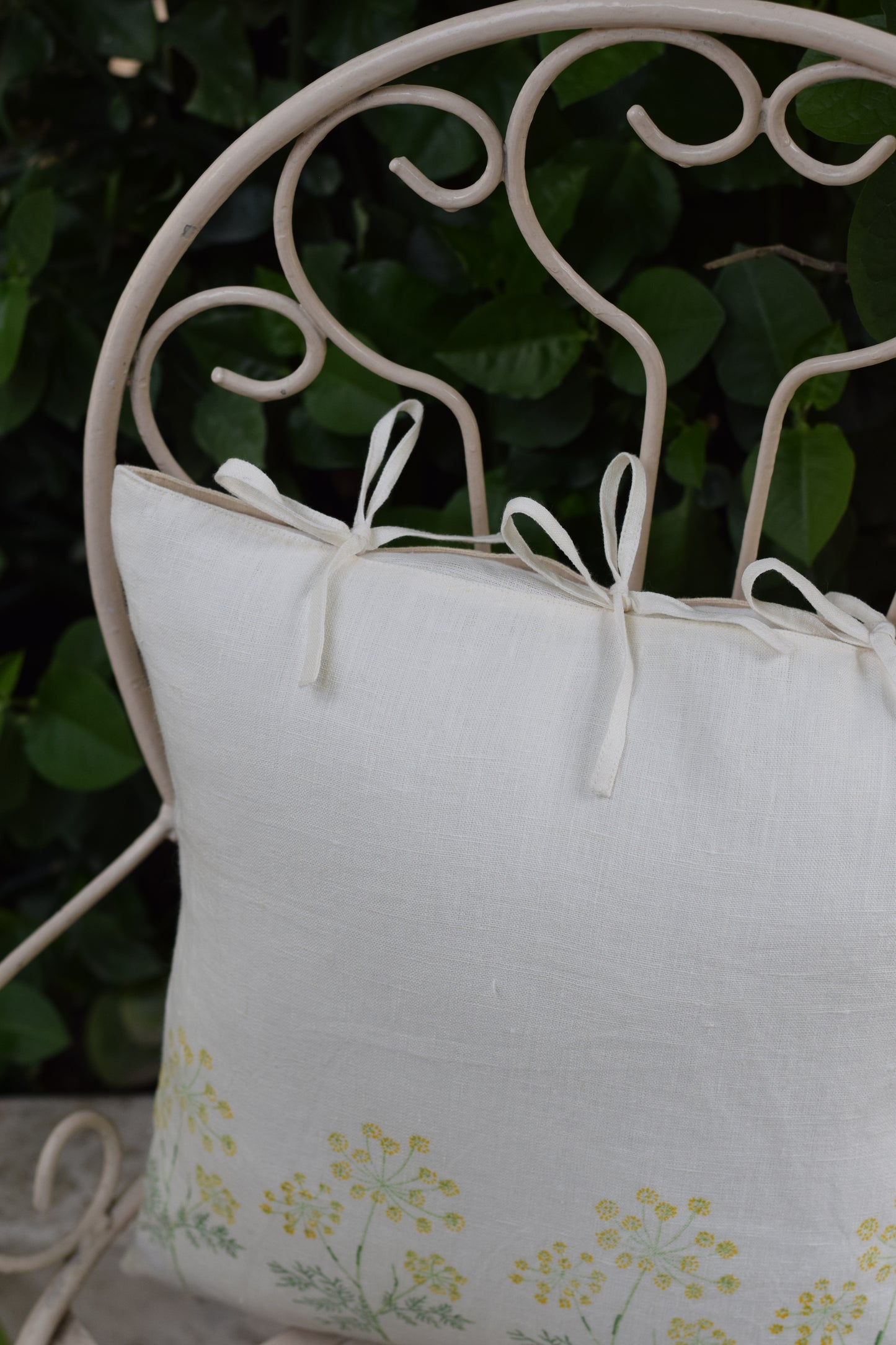Variyali Linen Cushion Cover