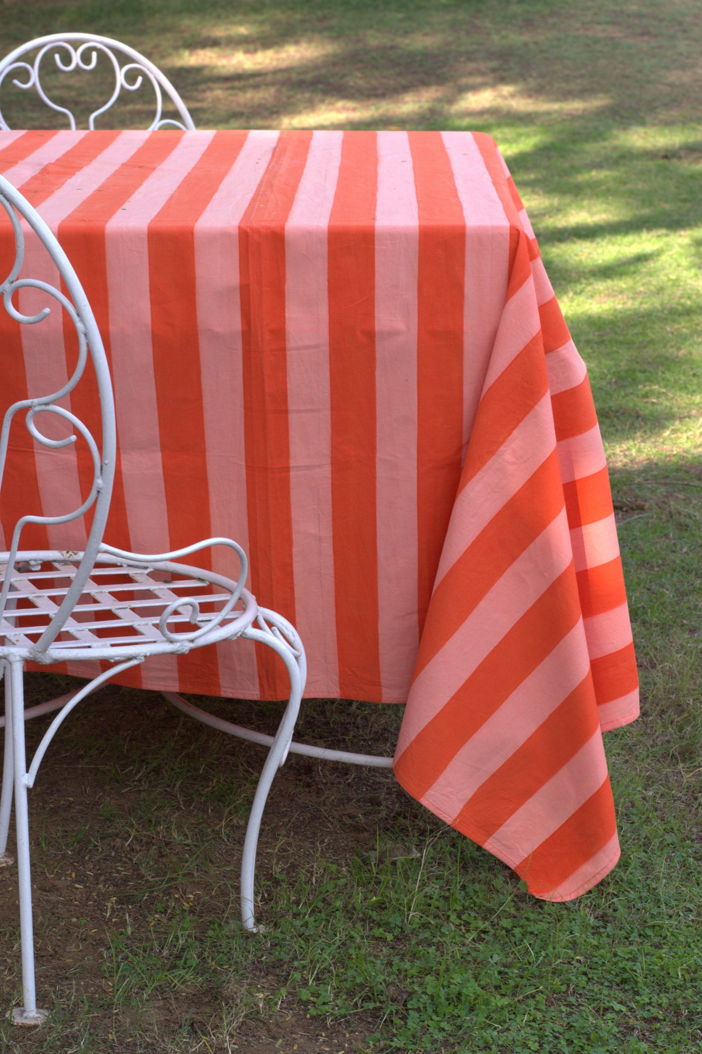Lillian's Stripes Table Cover