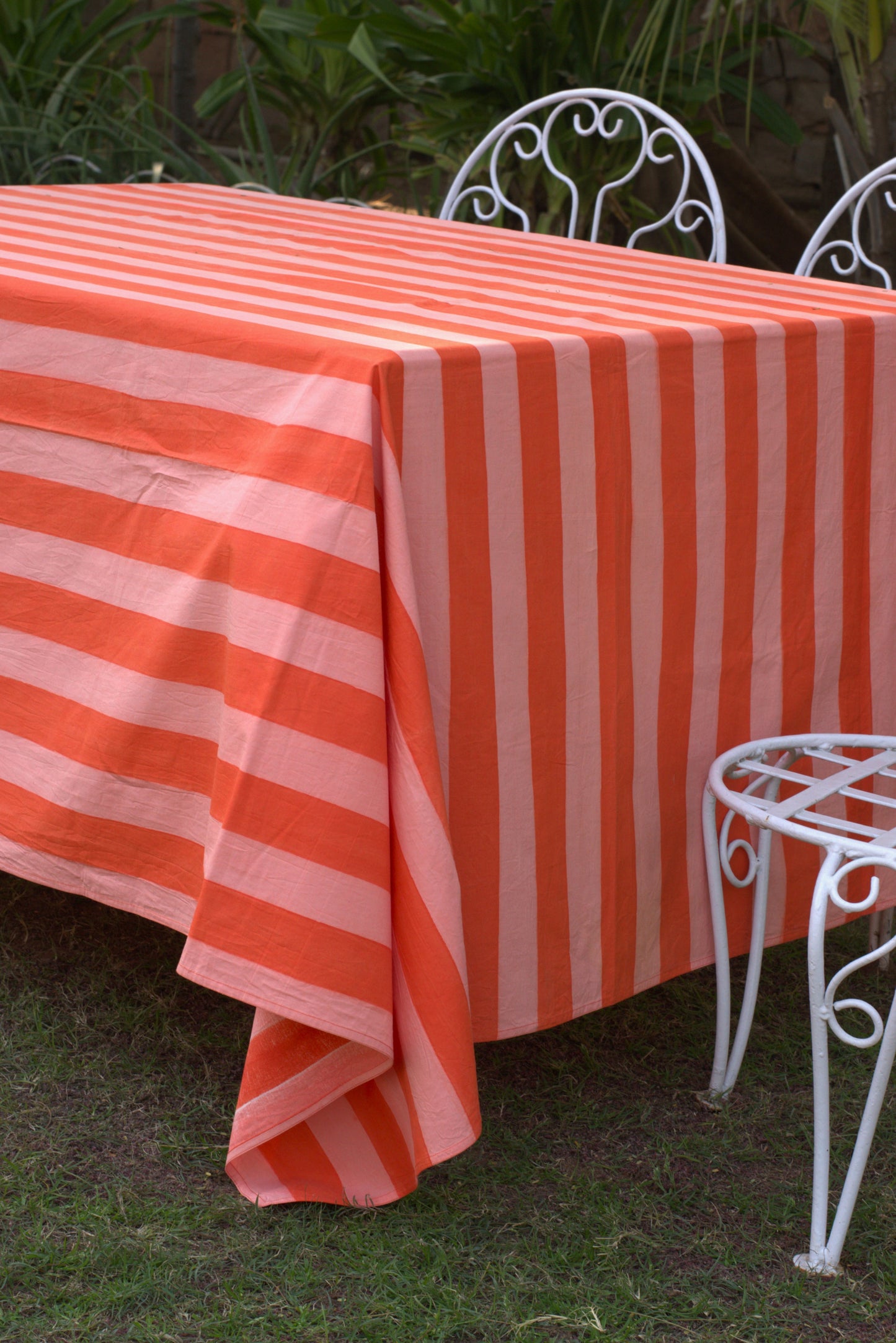 Lillian's Stripes Table Cover
