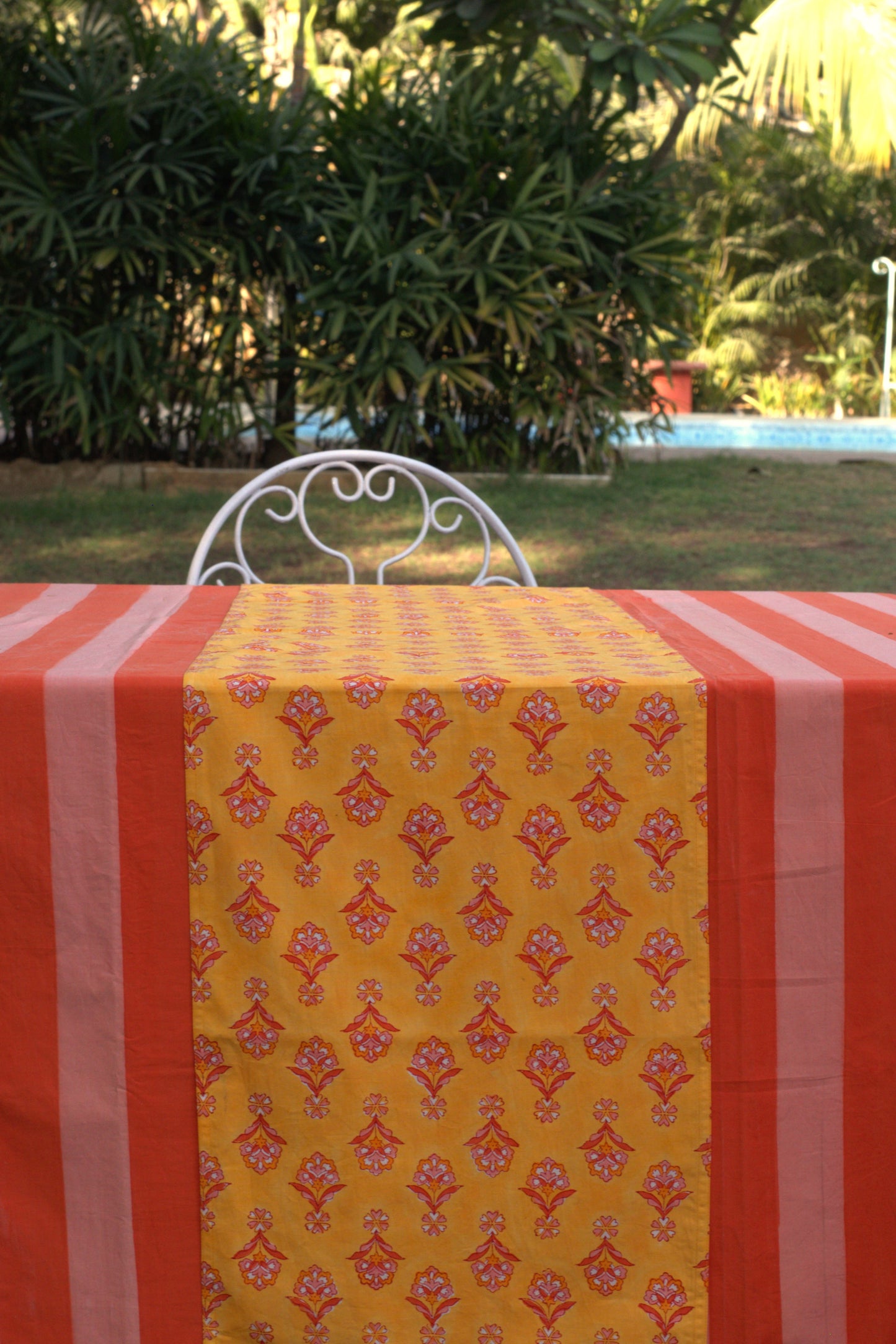 Lillian's Summer Bunch Table Runner