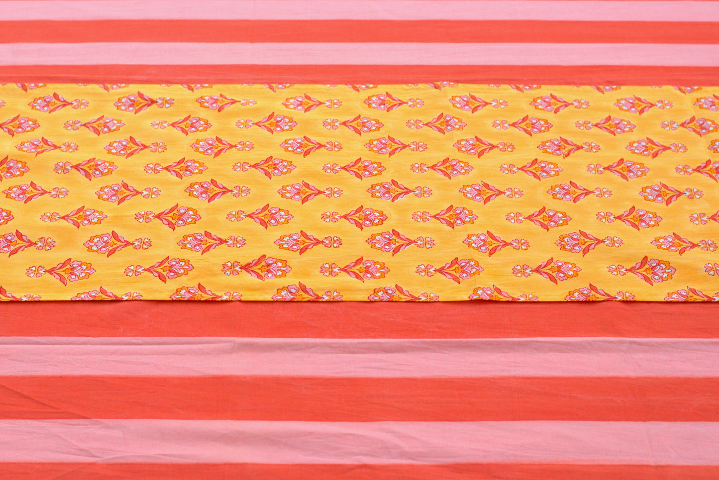 Lillian's Summer Bunch Table Runner