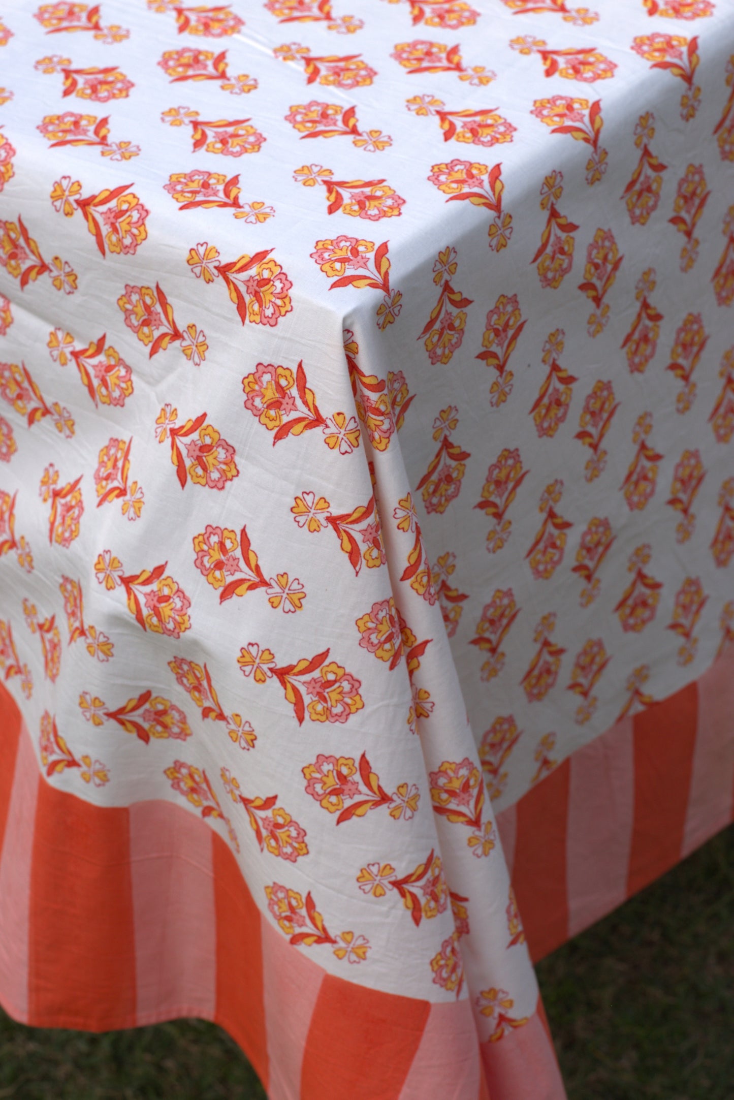 Lillian's Spring Bunch Table Cover