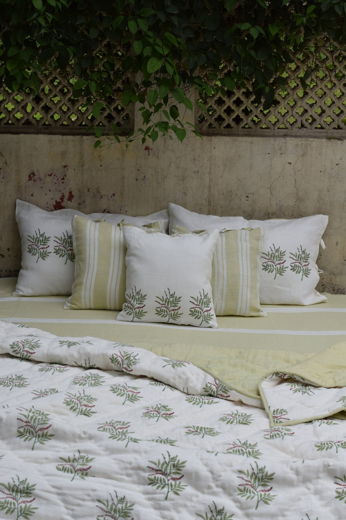 Kurumulak Linen Bedsheet Set