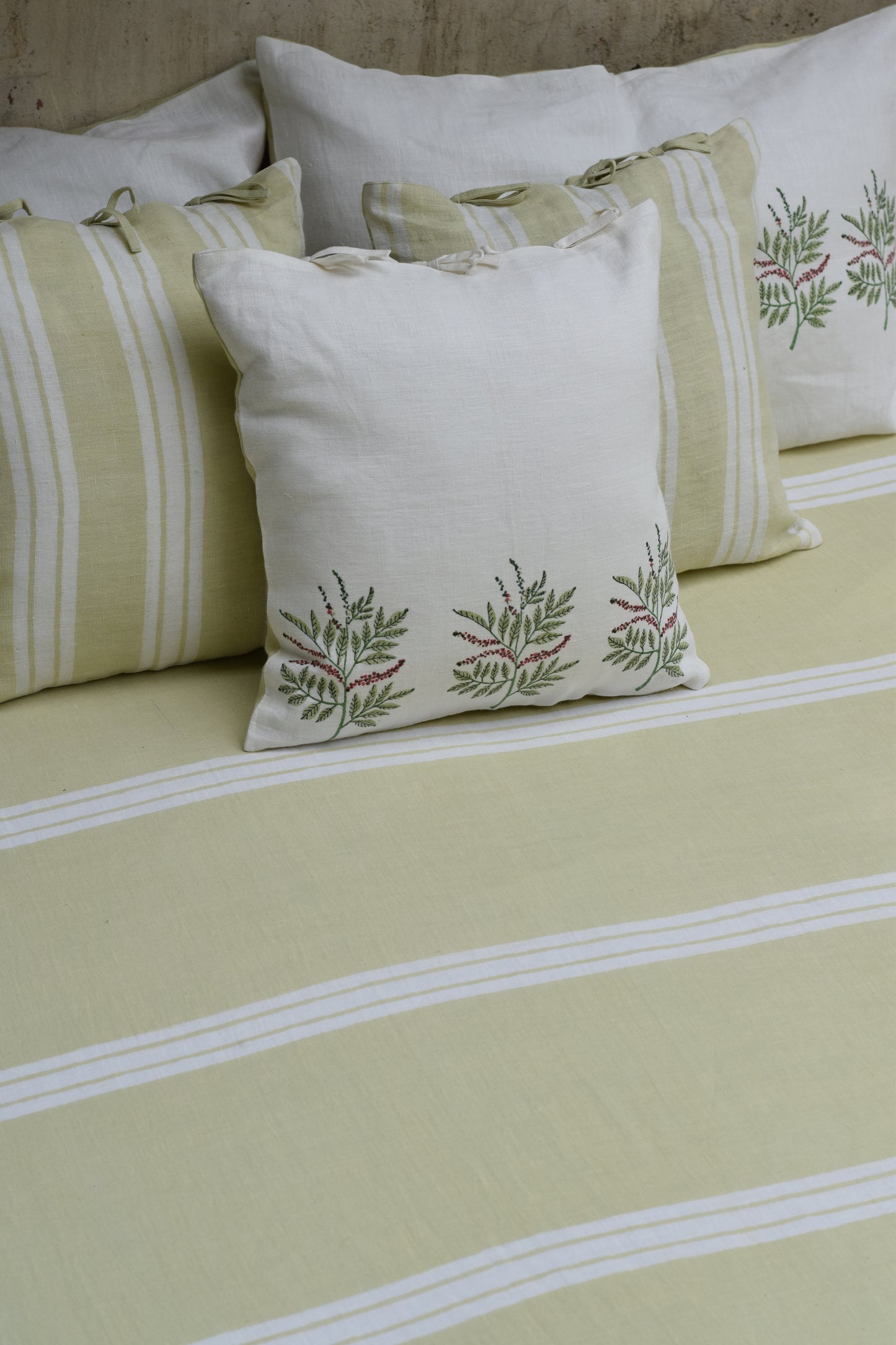 Kurumulak Linen Bedsheet Set