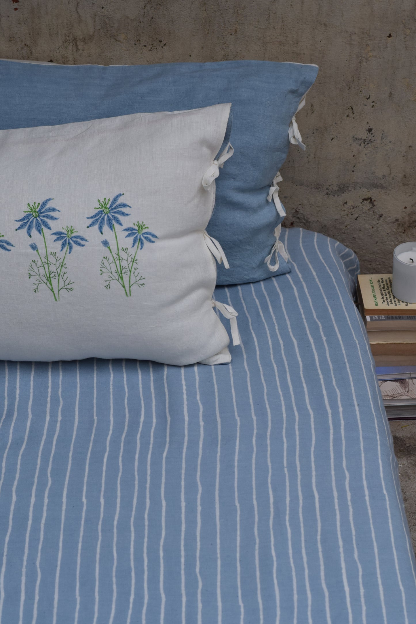 Kallonji Linen Bedsheet Set