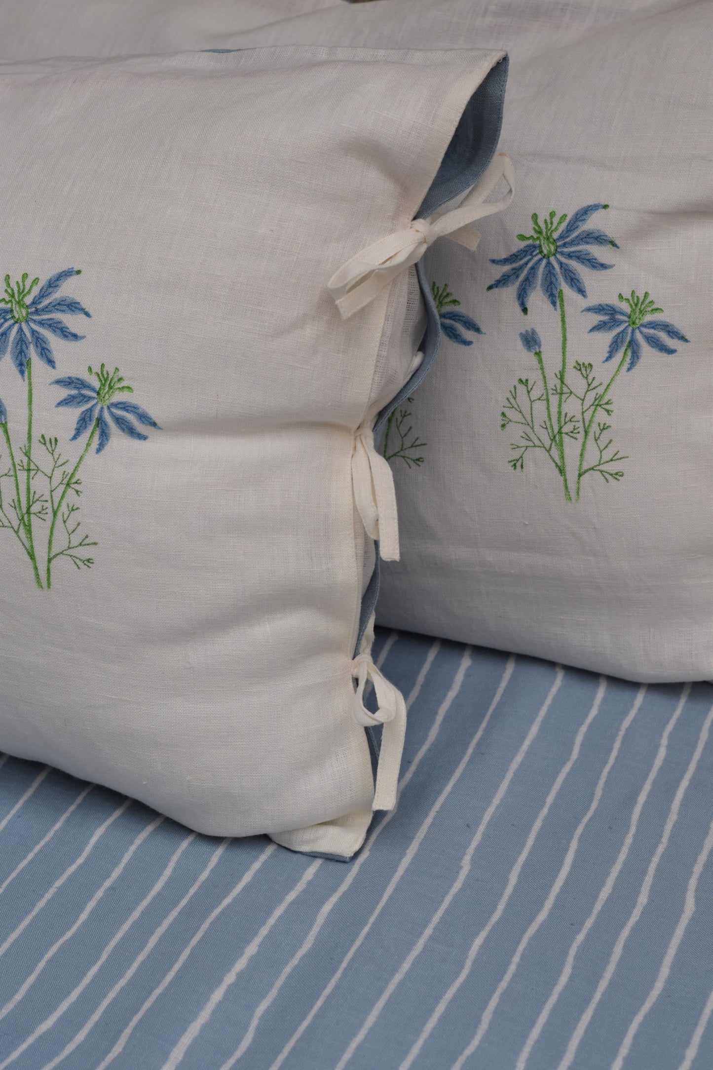 Kallonji Linen Bedsheet Set