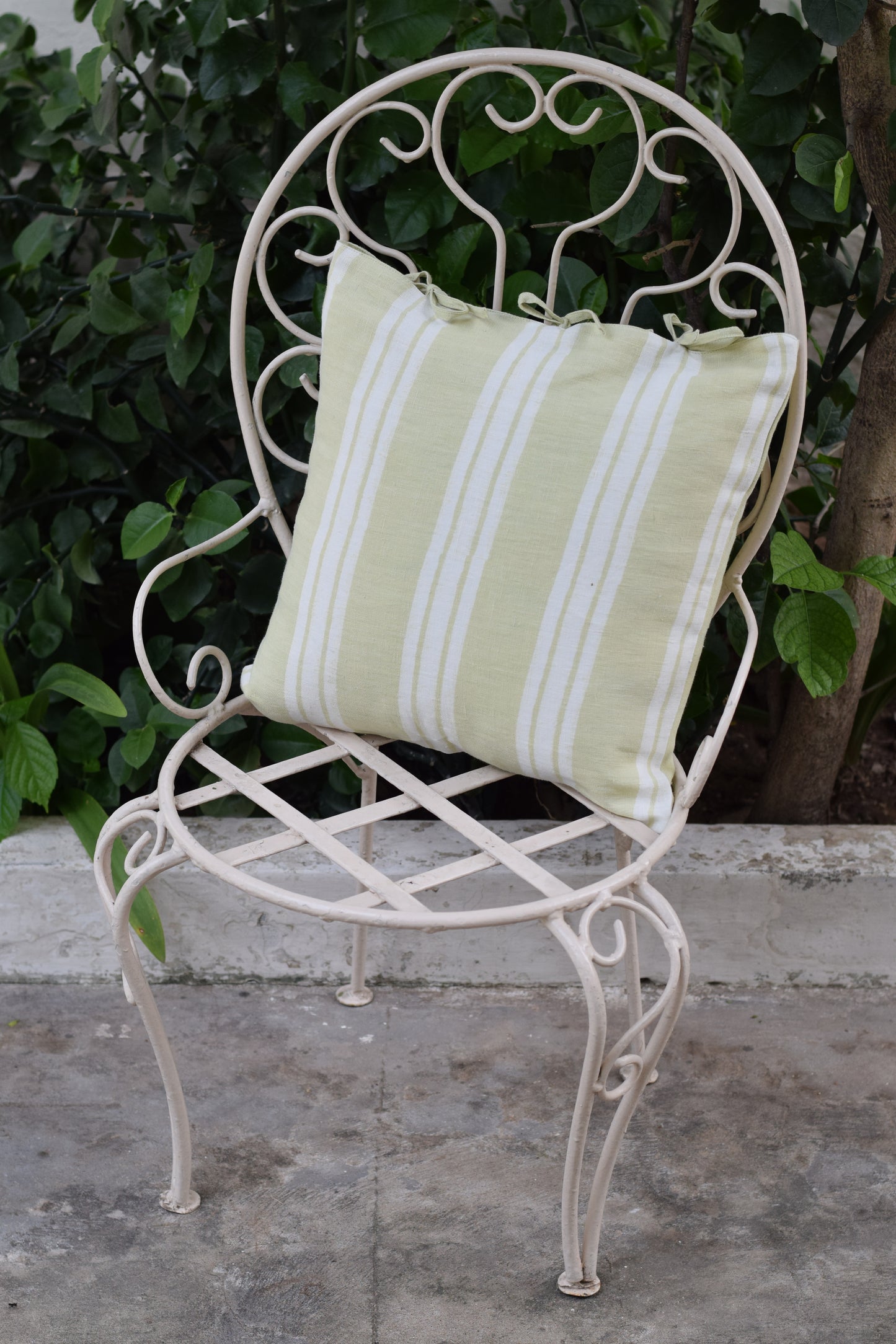 Hara Rekh Linen Cushion Cover