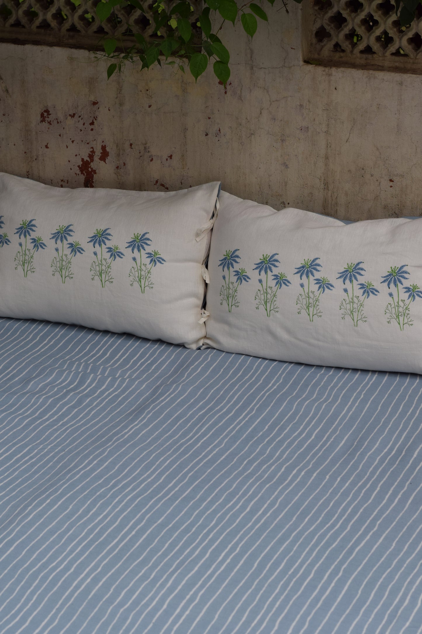 Kallonji Linen Bedsheet Set