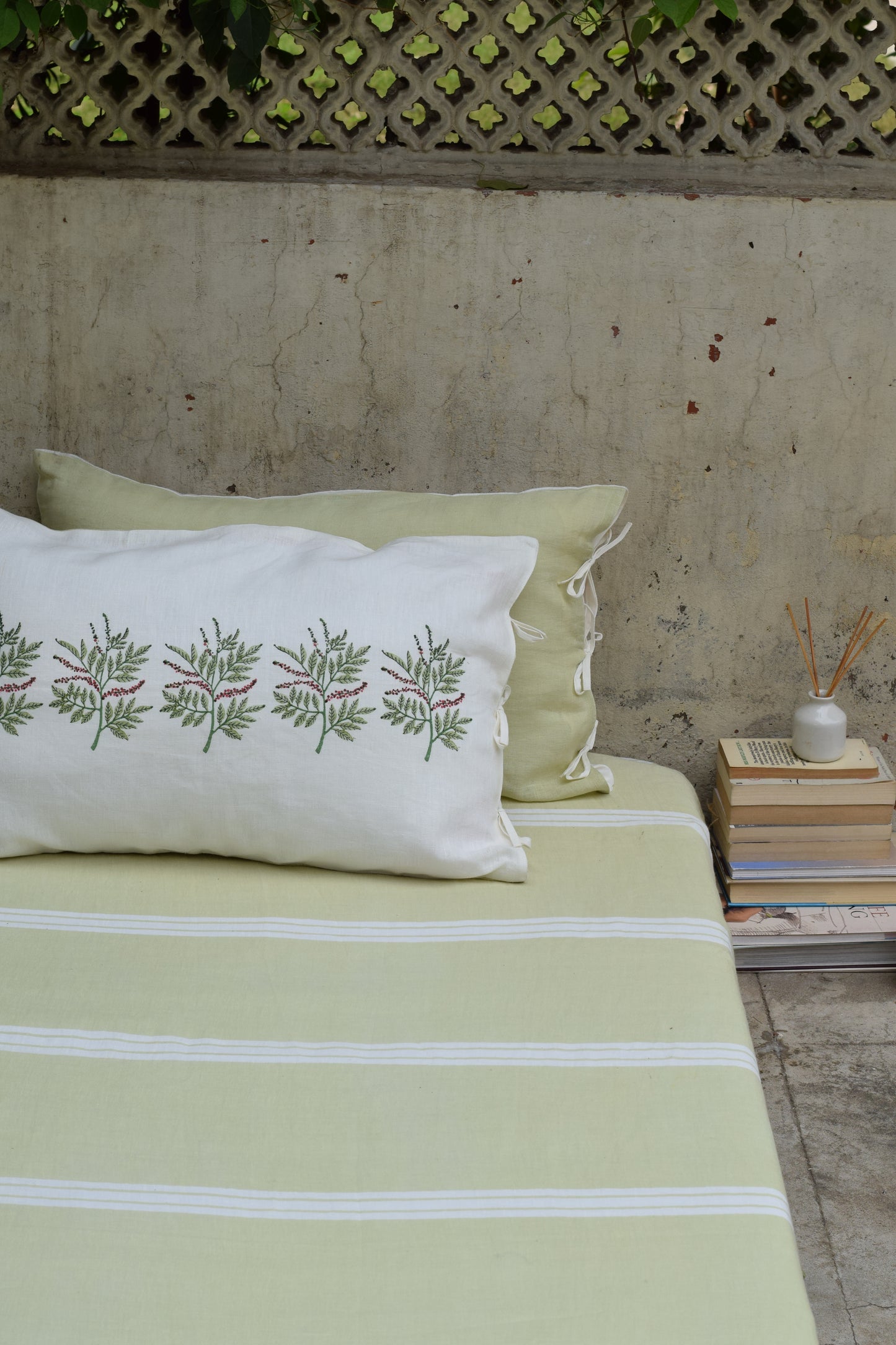 Kurumulak Linen Bedsheet Set