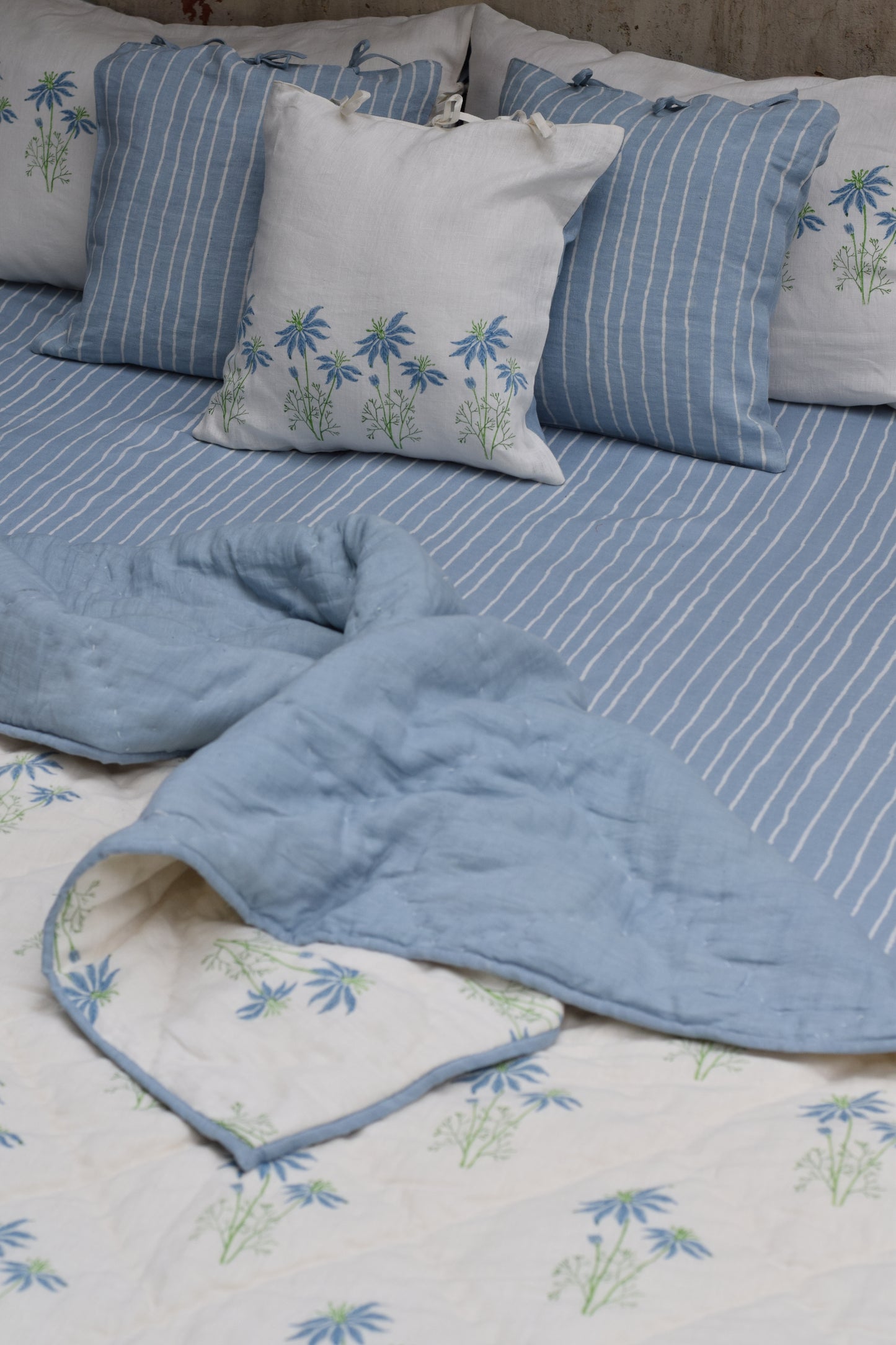 Kallonji Linen Bedsheet Set